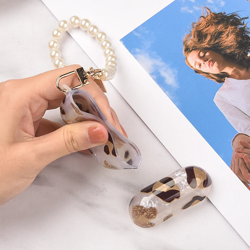 Funda Leopard Girl para AirPods